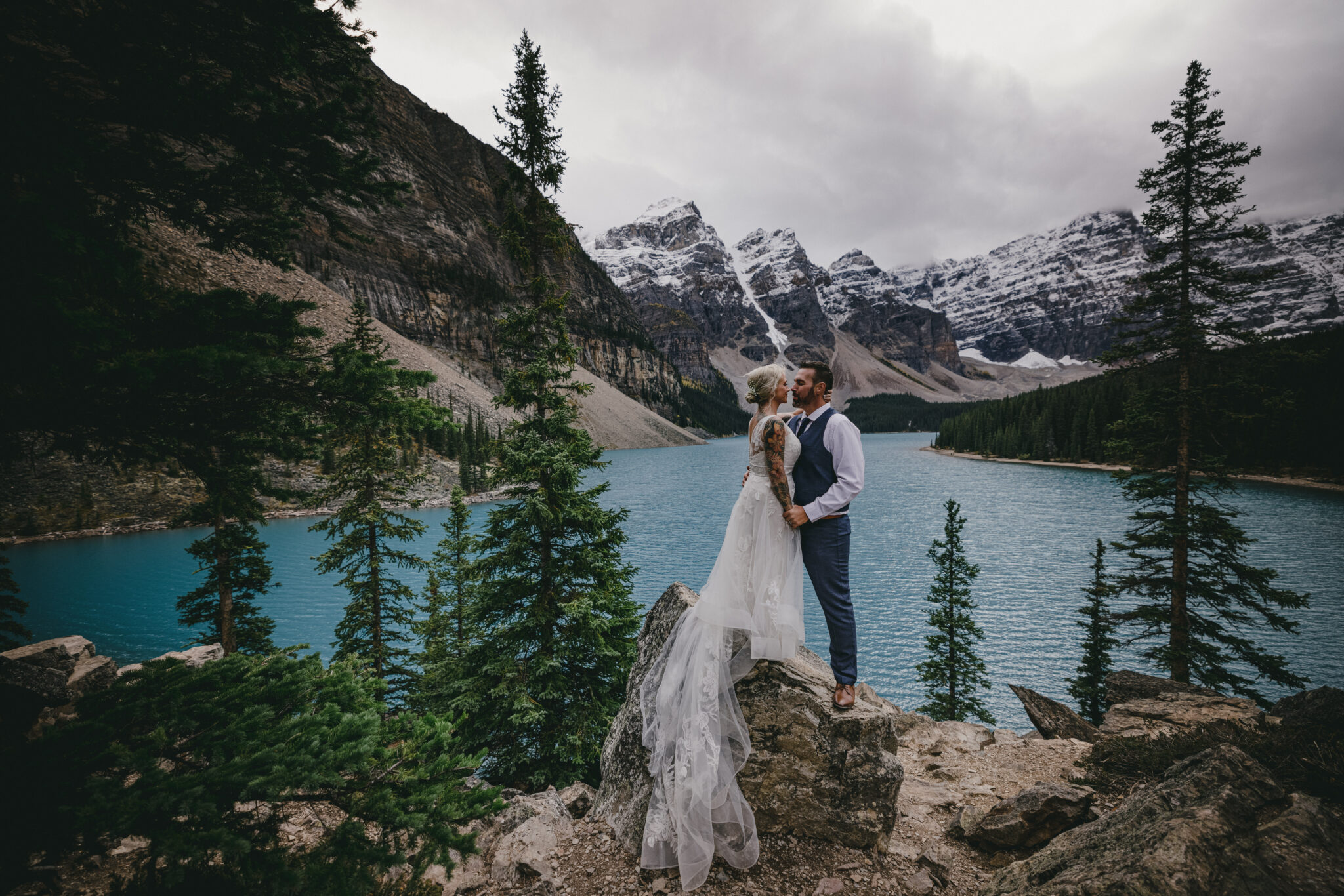 Moraine-Lake-Wedding
