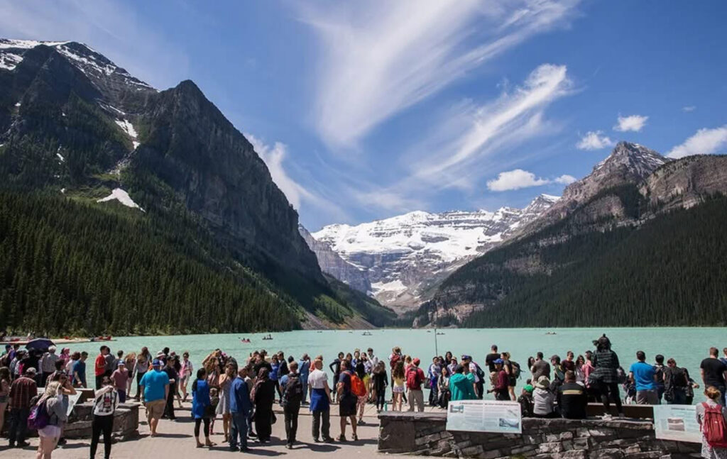 Crowds at Lake Louise